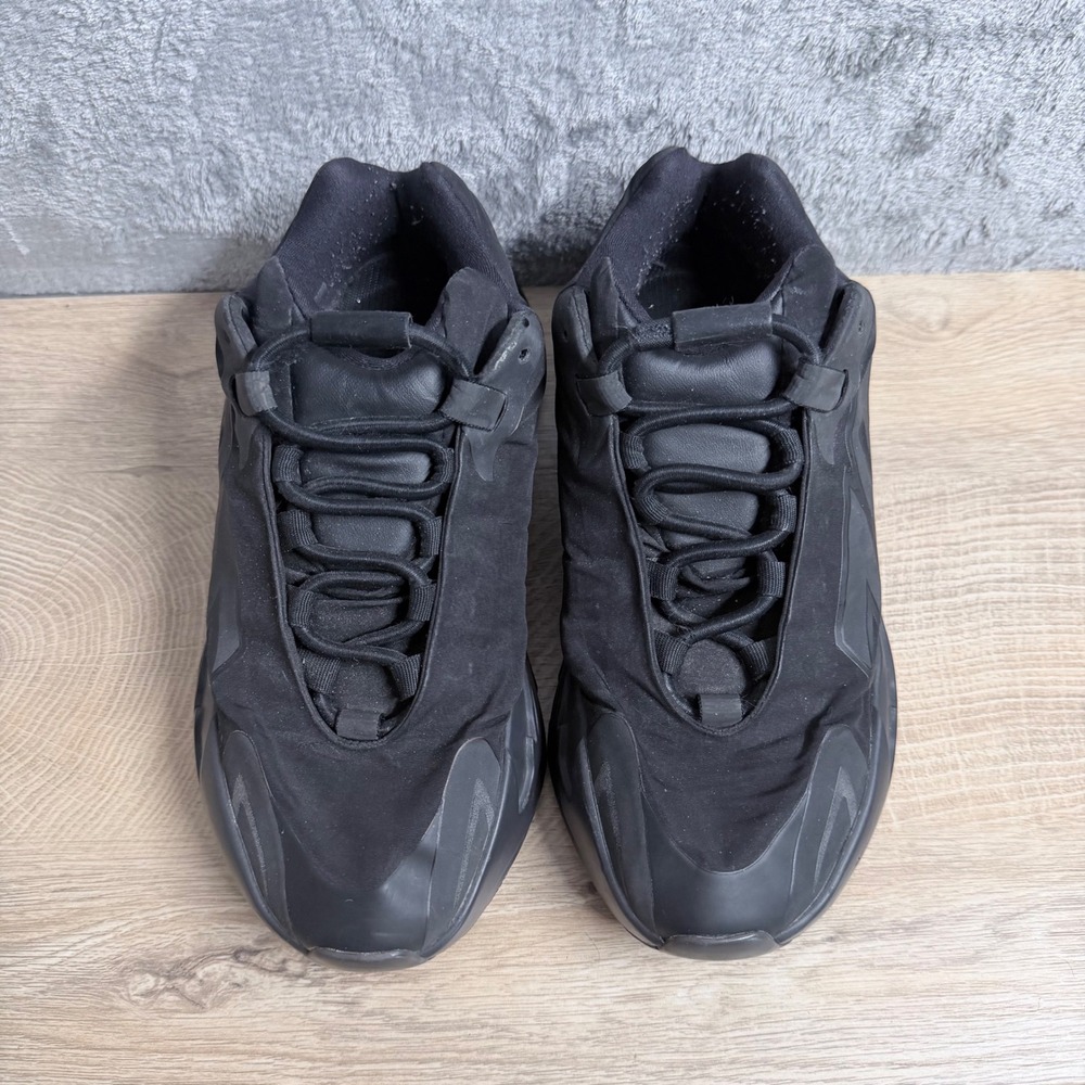 Adidas Yeezy 700 V3 Triple Black Sneakers Mens 6 Womens 7 7.5 Streetwear Casual